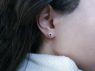 Diamond and ruby earrings in 333 8 carat white gold