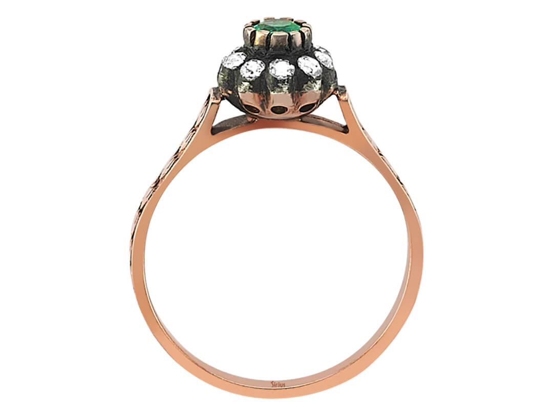 Emerald diamond rose-cut diamond ring in 8 carat red gold
