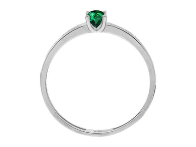Solitaire ring with emerald