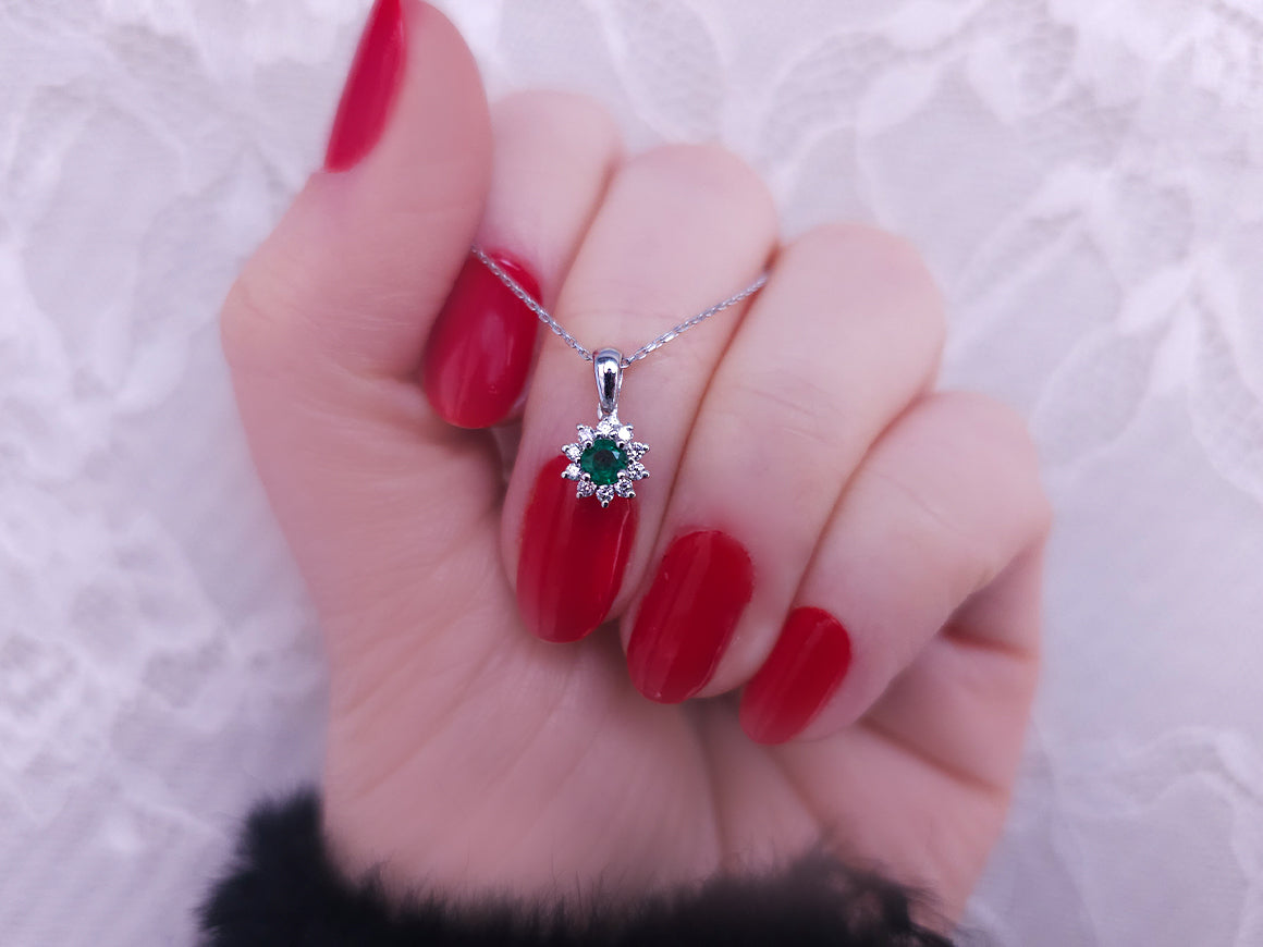 Diamond and emerald necklace