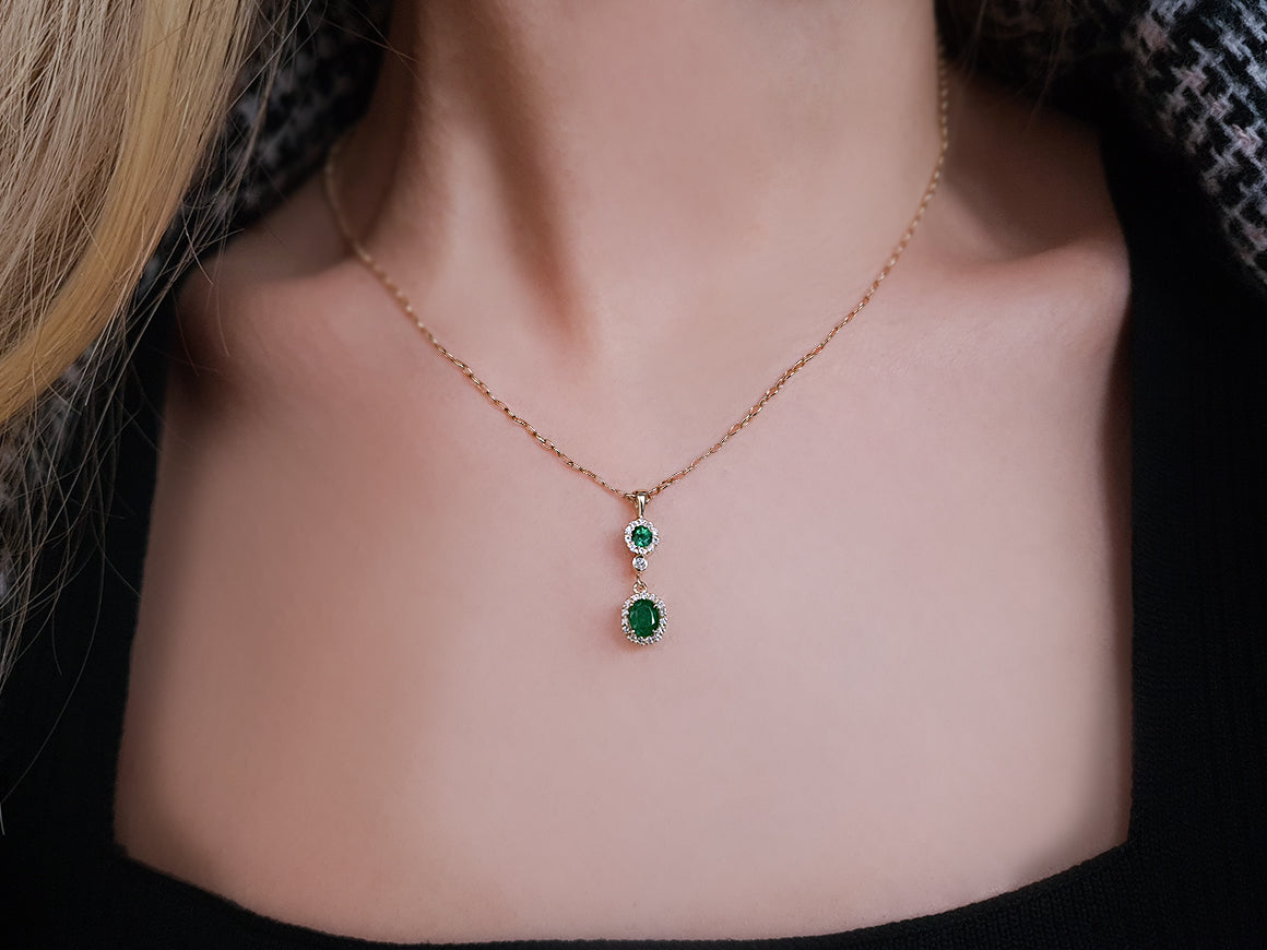 Belladore Halskette mit Smaragd und Diamanten - handgefertigter Diamantschmuck aus Feingold | Sirius Diamant