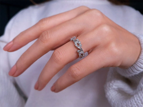 Diamant Design Ring Damenring in 18K