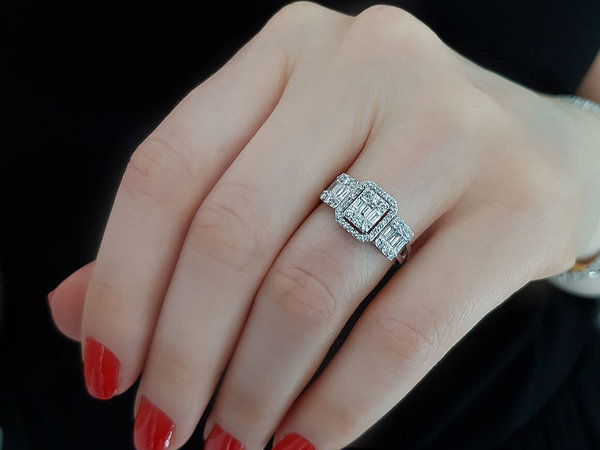 0,79 Carat Tria Baguette Diamant Ring