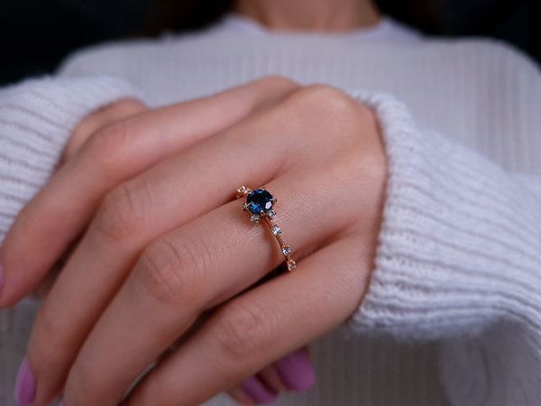 Diamant und London Blauer Topas Vintage Ring